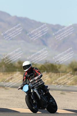 media/Dec-01-2025-Moto Forza (Mon) [[2daa91e15f]]/3-Beginner Group/Session 3 (Turn 3)/